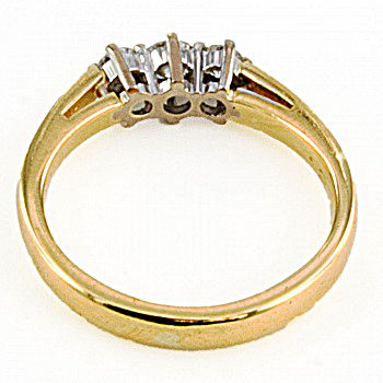 18ct gold Diamond 25pt 3 stone Ring size H